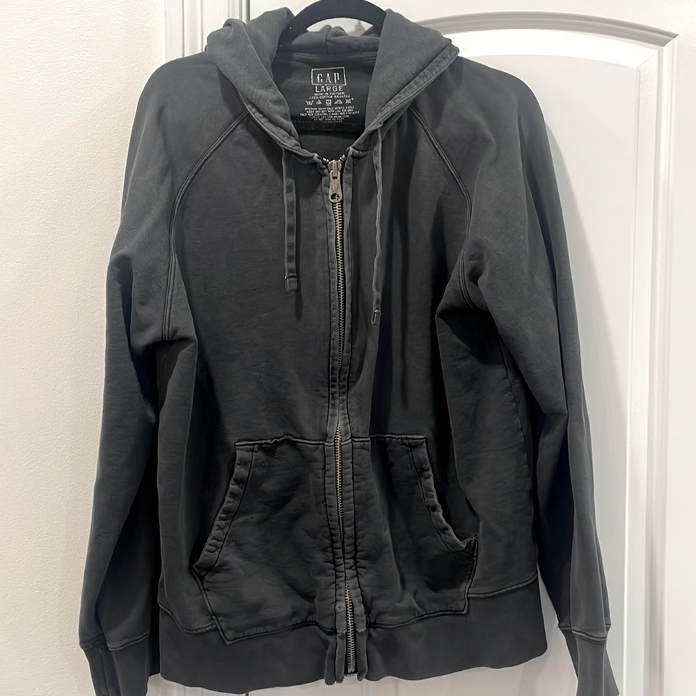 Vintage Gap Men’s black zip-up hoodie - Large